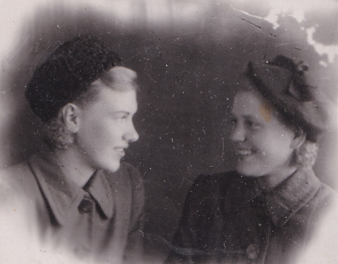 Долгополова Л. С. - С сестрой